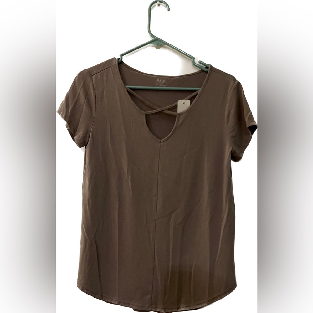 Short sleeve grey shirt
